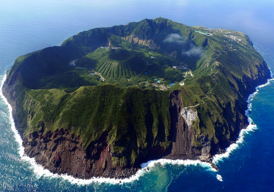 東京に隠された秘境「青ヶ島」では満天の星空を眺められる…