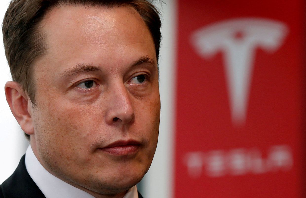 イーロン・マスクが大学とは『基本的に楽しむために行くもので学びに行くところではない』と主張